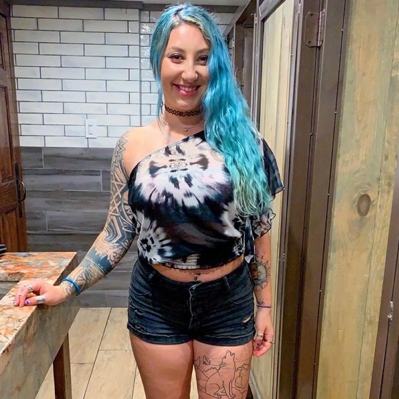 Meet your Posher, Kaitlyn - Picture 5 of 8